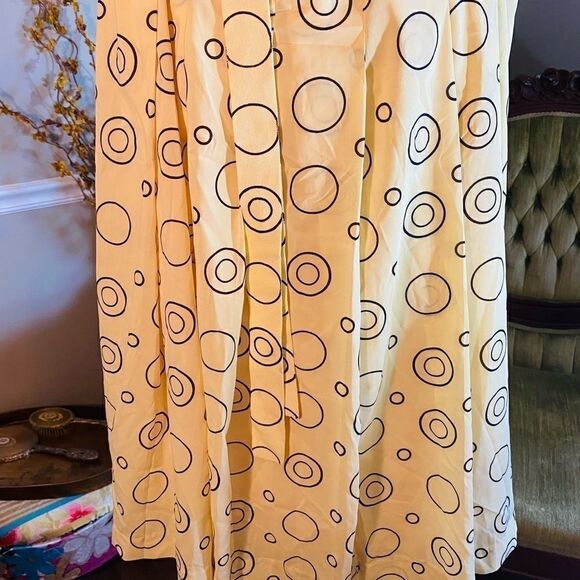 Vintage, Yarns & Stitches, pleated skirt. Size 8. - Picture 4 of 6